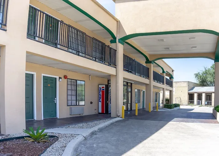 Oyo Inn & Suites Medical Center San Antonio